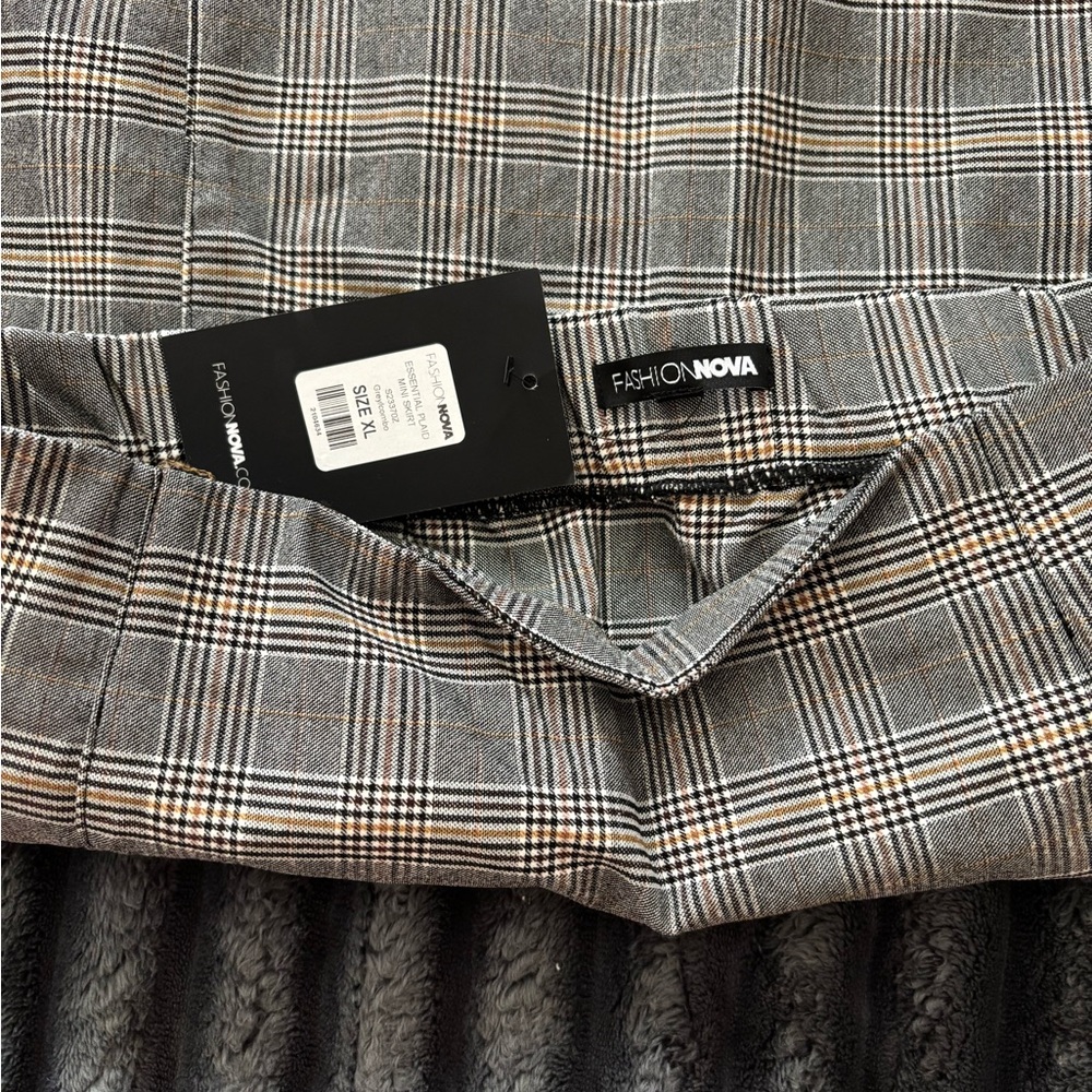 Fashion Nova Plaid Pencil Skirt - Black and White - Picture 3 of 3
